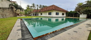 Isuru Holiday Inn